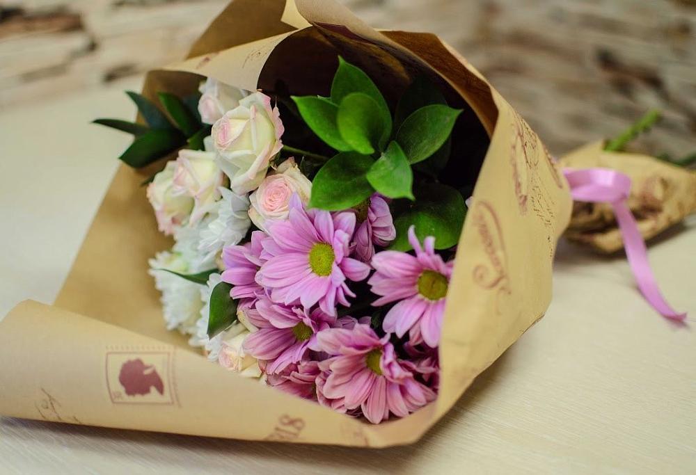 Букет цветов из: Розы и Хризантемы в Туме