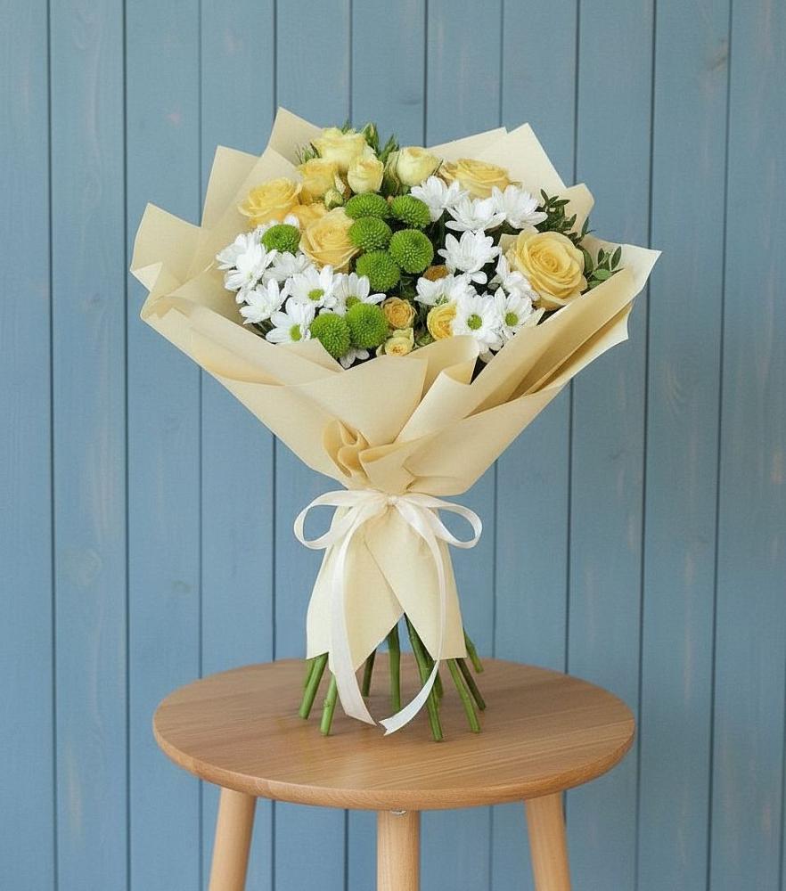 Букет цветов из: Хризантемы и Розы в Туме