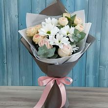 Букет цветов из:  Хризантемы и Розы в Туме