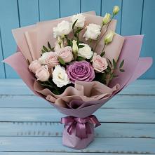 Букет цветов из:  Розы и Лизиантусы в Туме