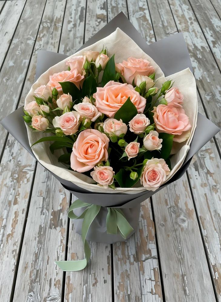 Букет цветов из: Розы в Туме