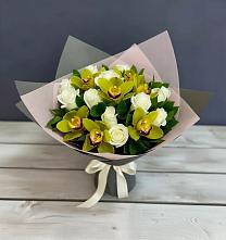 Букет цветов из:  Орхидеи и Розы в Туме