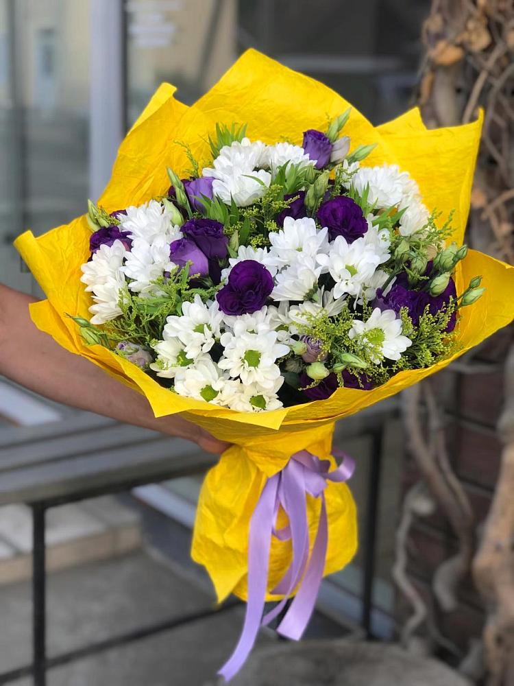 Букет цветов из: Ирисы, Хризантемы и Ромашки в Туме