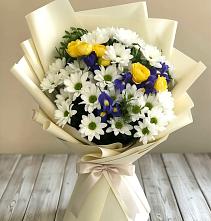 Букет цветов из:  Ирисы, Хризантемы и Розы #REPLACE_PRED# Туме