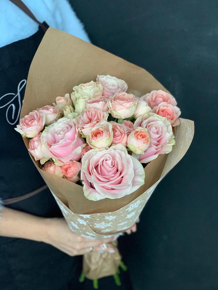 Букет цветов из: Хризантемы и Розы в Туме