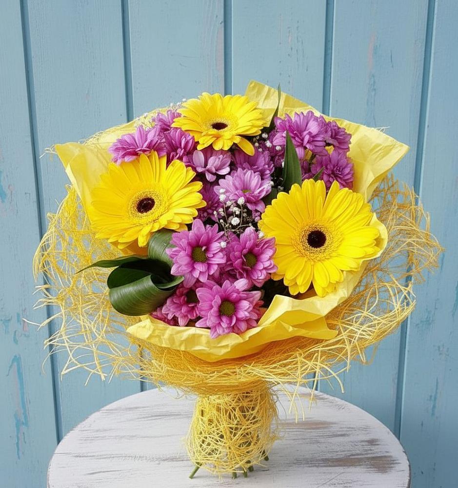 Букет цветов из: Хризантемы и Герберы в Туме