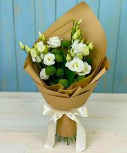 Букет цветов из:  Хризантемы и Лизиантусы #REPLACE_PRED# Туме