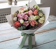 Букет цветов из:  Розы, Лизиантусы и Гвоздики в Туме