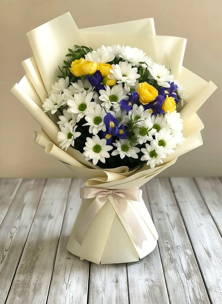 Букет цветов из: Ирисы, Хризантемы и Розы в Туме