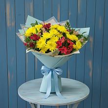 Букет цветов из:  Альстромерии и Хризантемы в Туме
