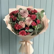 Букет цветов из:  Гвоздики и Розы в Туме